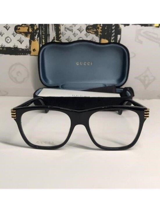 Gucci Black Oversized Square Sunglasses GG0526o 001 main image 4